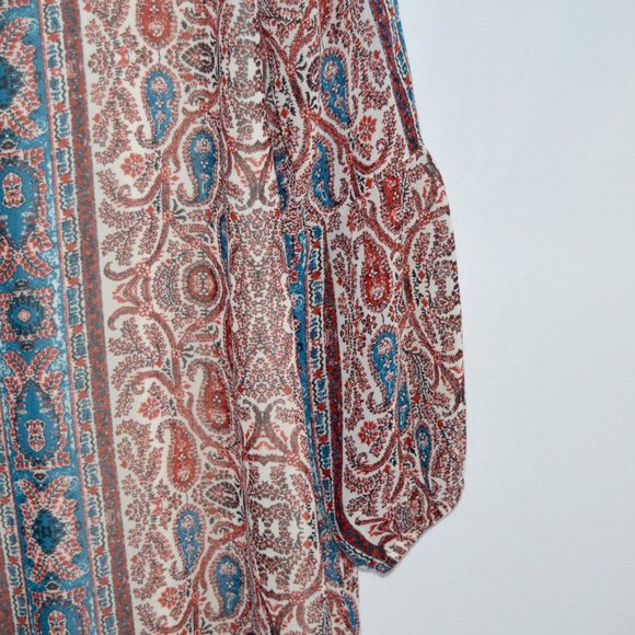 🛍️ $8 Forever 21 Boho Paisley Print Blouse - Picture 5 of 6